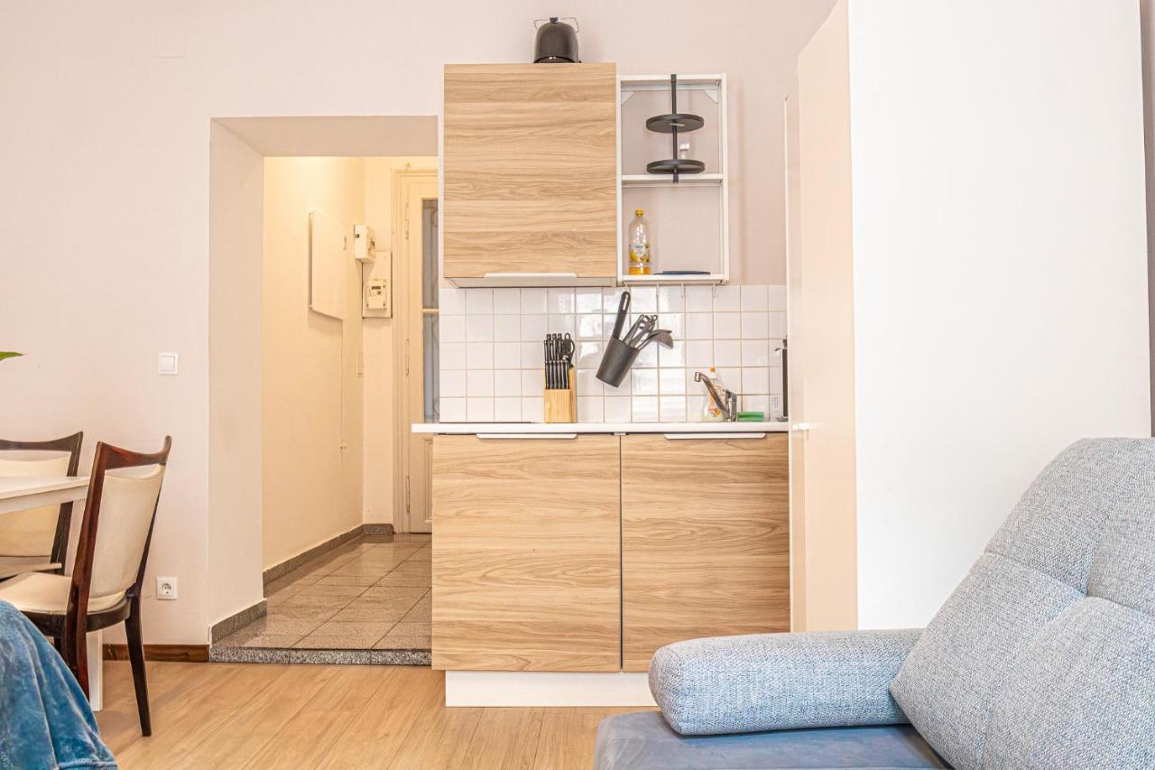 Cozy & Stylish 1-Br Studio Retreat-Perfect Getaway Bécs Kültér fotó