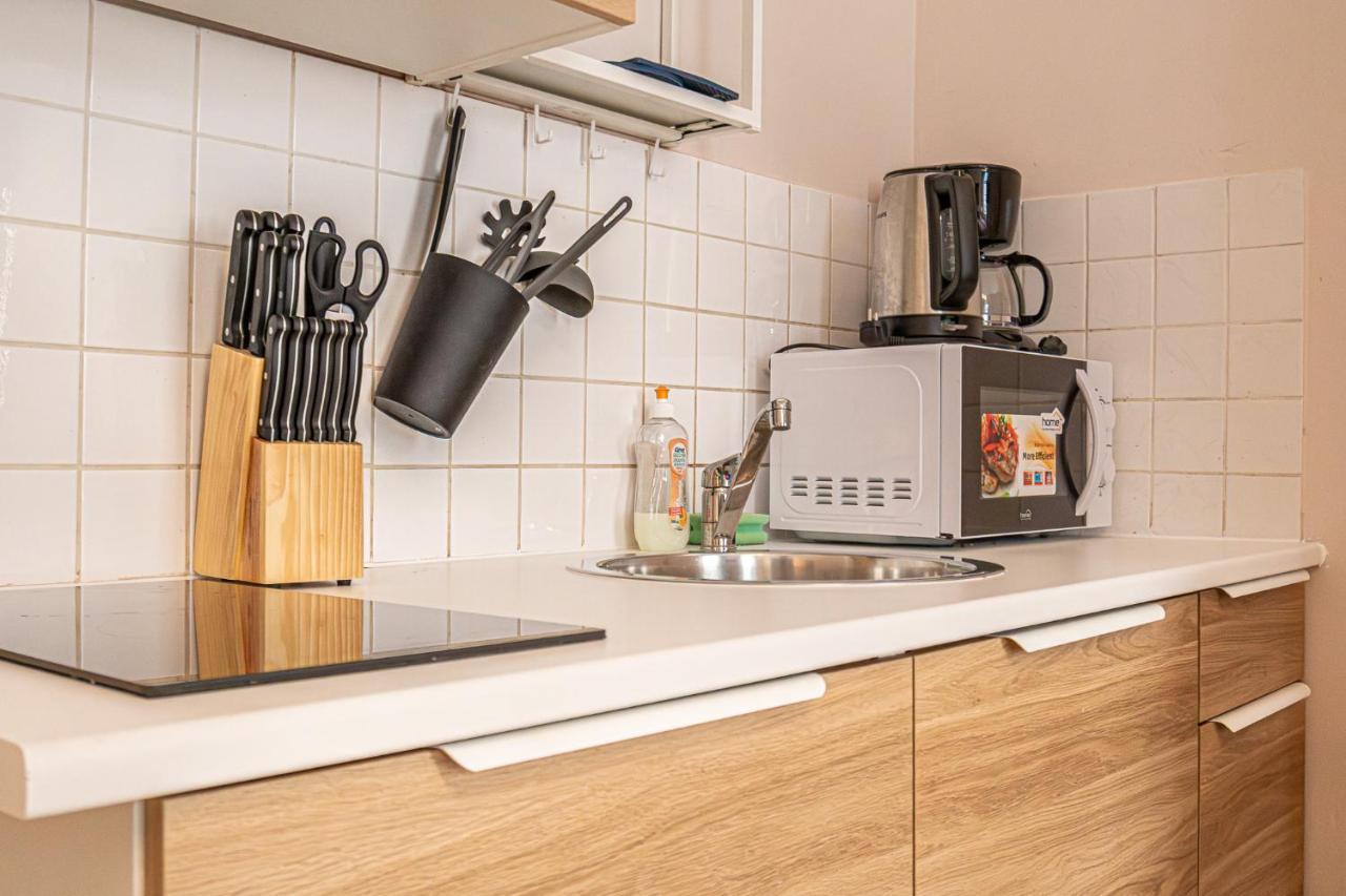 Cozy & Stylish 1-Br Studio Retreat-Perfect Getaway Bécs Kültér fotó