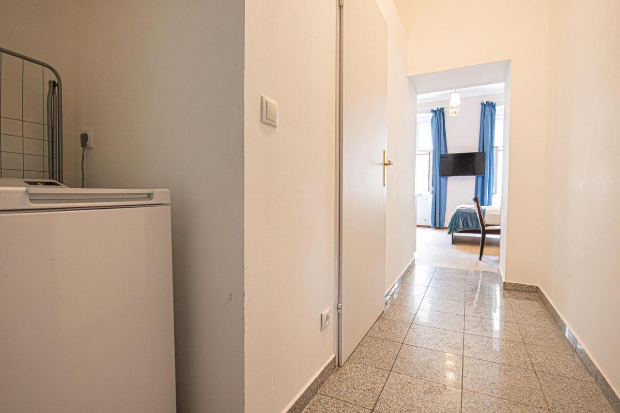 Cozy & Stylish 1-Br Studio Retreat-Perfect Getaway Bécs Kültér fotó
