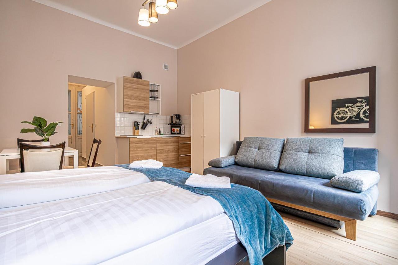 Cozy & Stylish 1-Br Studio Retreat-Perfect Getaway Bécs Kültér fotó