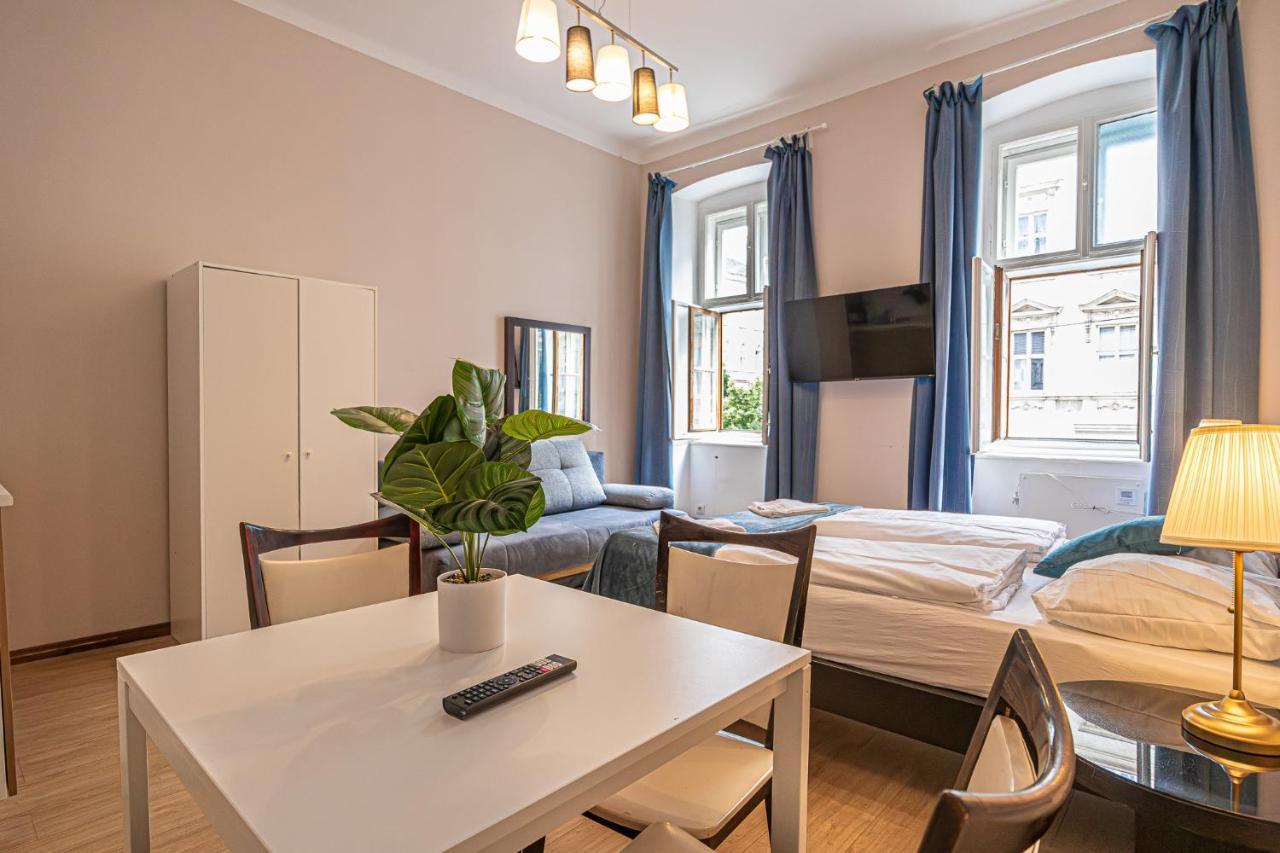 Cozy & Stylish 1-Br Studio Retreat-Perfect Getaway Bécs Kültér fotó