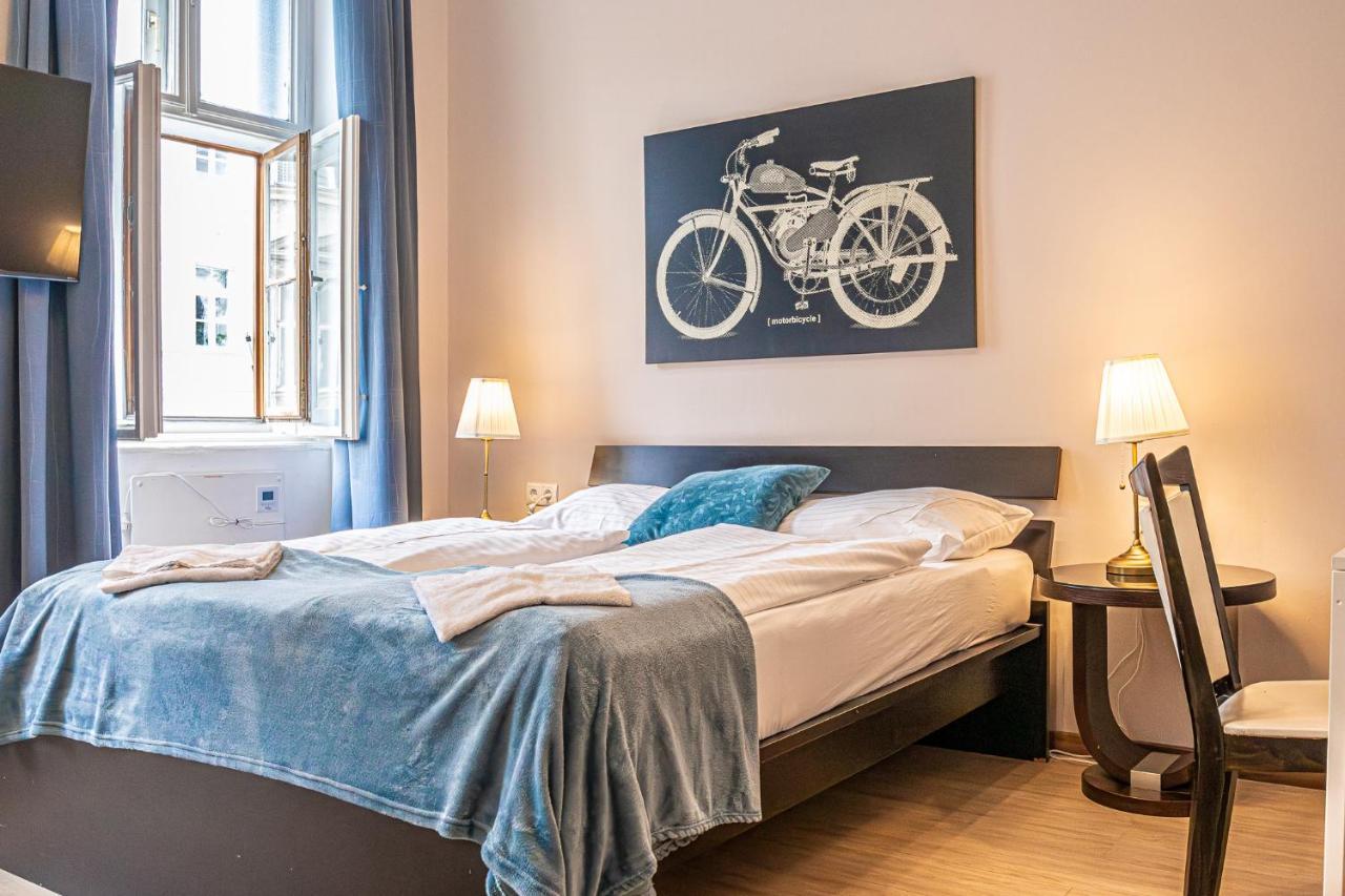 Cozy & Stylish 1-Br Studio Retreat-Perfect Getaway Bécs Kültér fotó